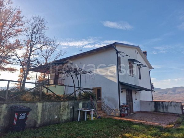 casa indipendente in vendita a Montecastrilli in zona Castel dell'Aquila