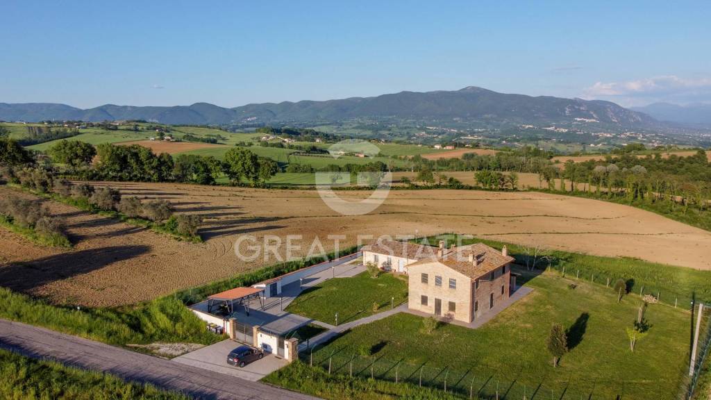casa indipendente in vendita a Montecastrilli