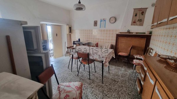 appartamento in vendita a Montecastrilli in zona Quadrelli