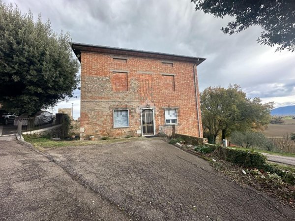 casa indipendente in vendita a Montecastrilli