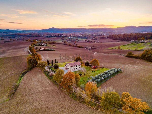 casa indipendente in vendita a Montecastrilli