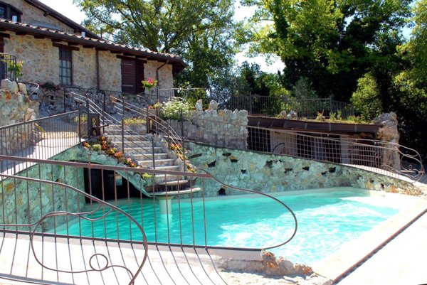 casale in vendita a Montecastrilli