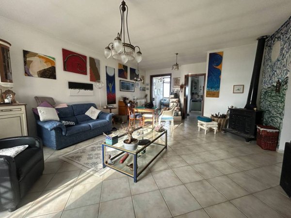 casa indipendente in vendita a Montecastrilli in zona Casteltodino