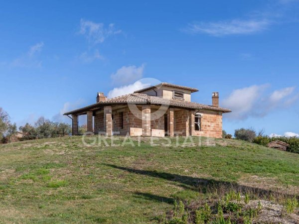 casa indipendente in vendita a Montecastrilli