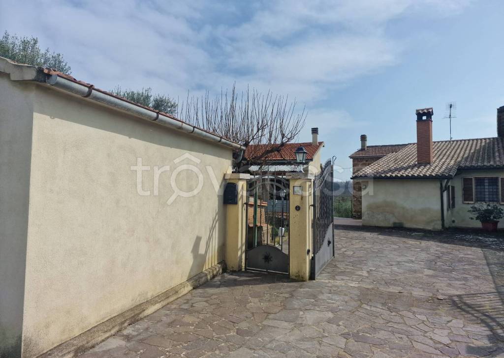 appartamento in vendita a Montecastrilli in zona Castel dell'Aquila