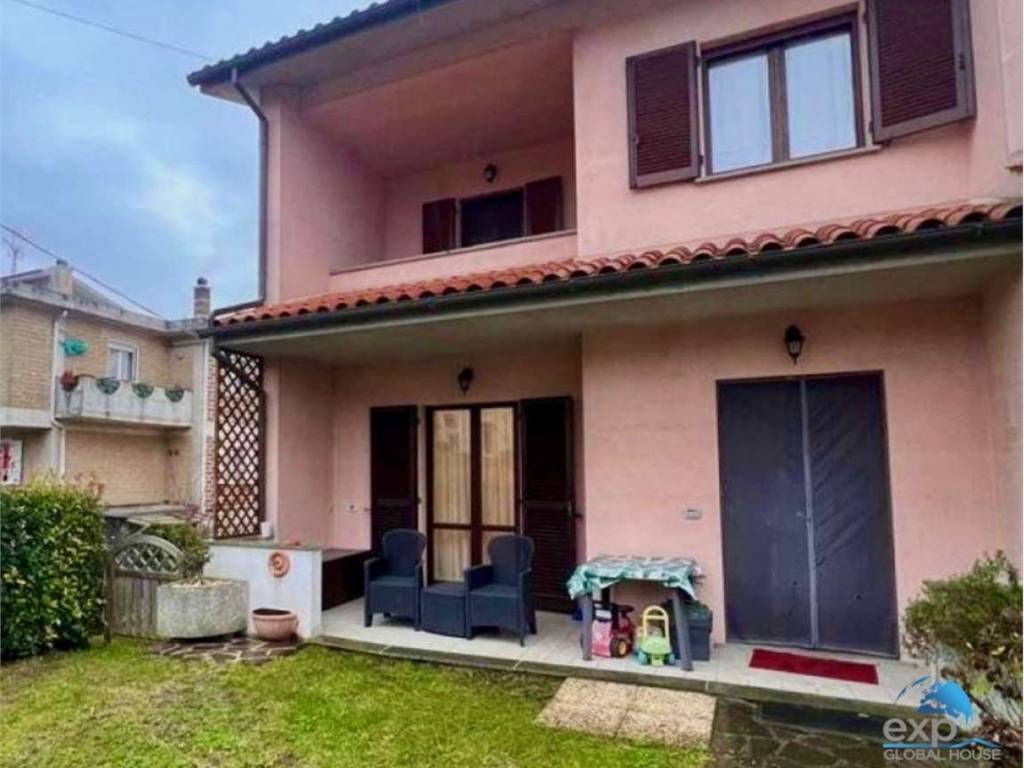 casa indipendente in vendita a Montecastrilli