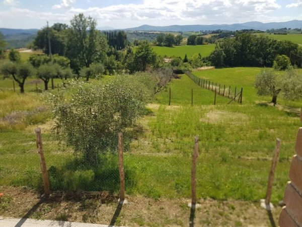 casa indipendente in vendita a Montecastrilli in zona Quadrelli