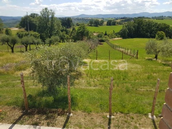 casa indipendente in vendita a Montecastrilli in zona Quadrelli