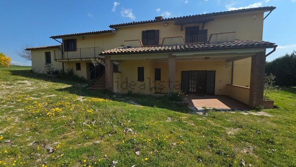 casa indipendente in vendita a Montecastrilli in zona Colle Secco
