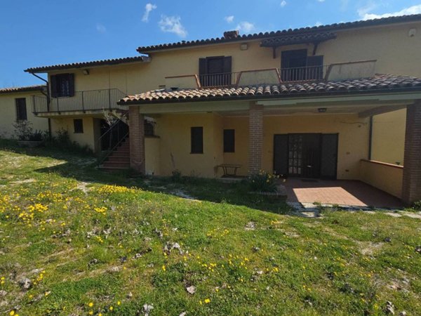 casa indipendente in vendita a Montecastrilli in zona Colle Secco