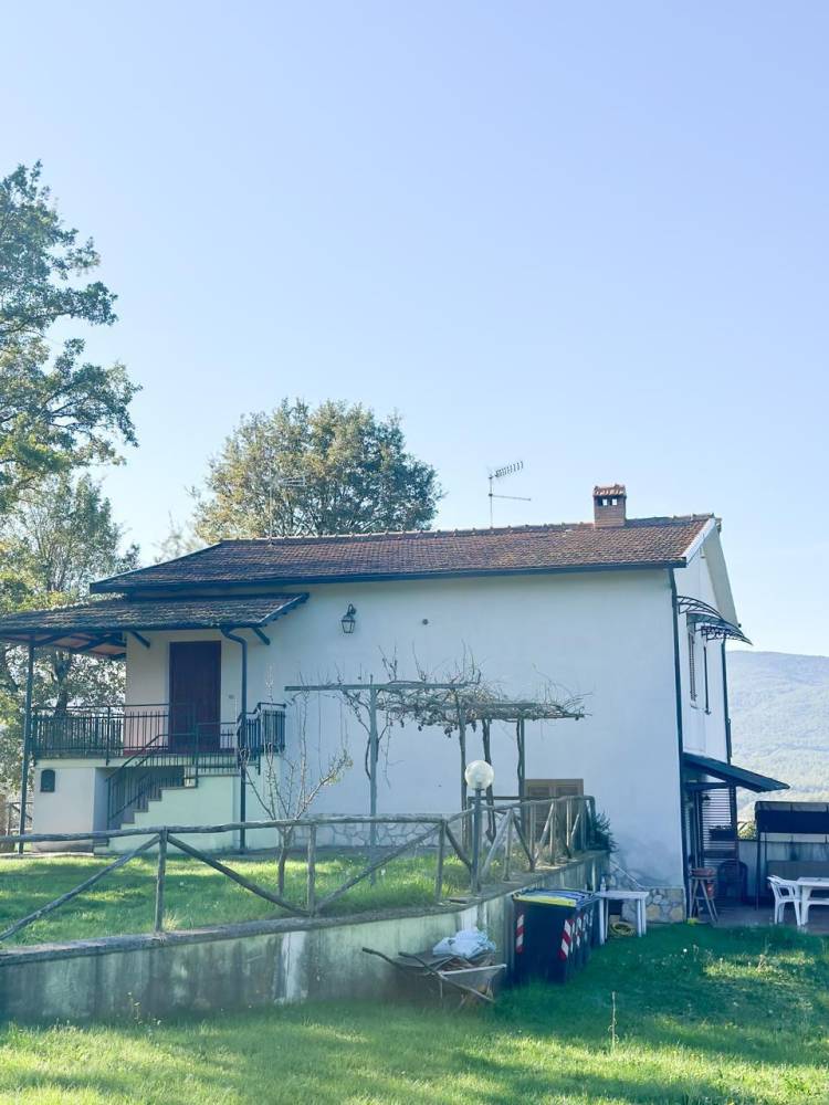 casa indipendente in vendita a Montecastrilli in zona Castel dell'Aquila