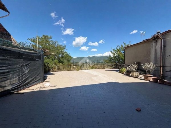 appartamento in vendita a Montecastrilli in zona Quadrelli