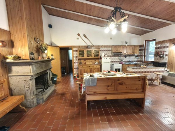 pentavano in vendita a Montecastrilli in zona Colle Secco