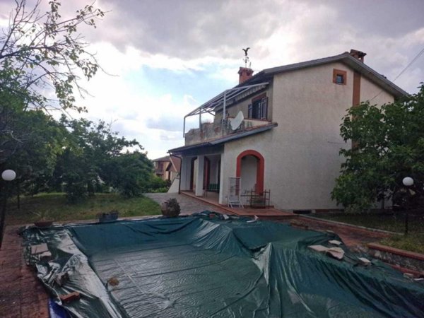 casa indipendente in vendita a Montecastrilli in zona Casteltodino