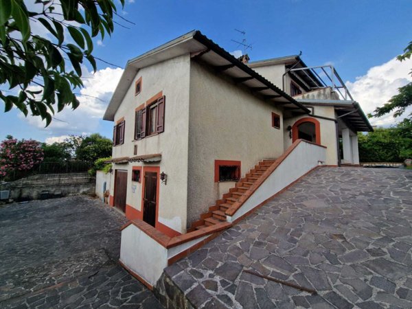 casa indipendente in vendita a Montecastrilli in zona Casteltodino