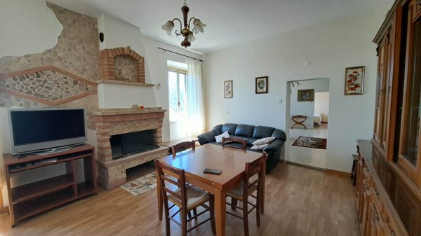 casa indipendente in vendita a Montecastrilli in zona Castel dell'Aquila