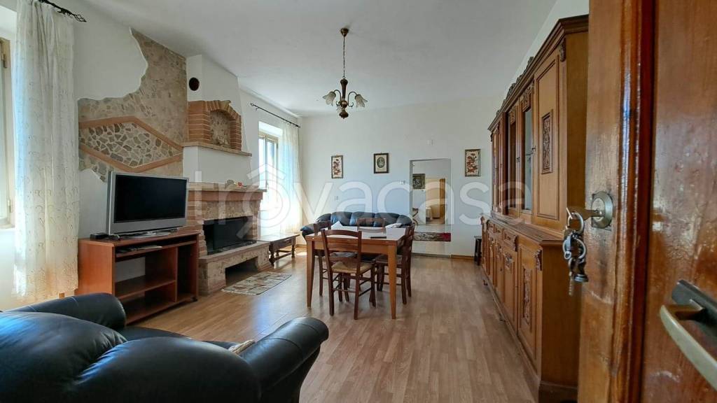 casa indipendente in vendita a Montecastrilli in zona Castel dell'Aquila