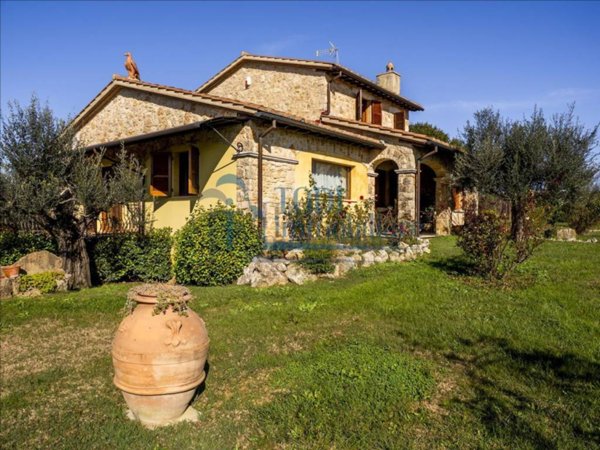 casa indipendente in vendita a Montecastrilli in zona Colle Secco