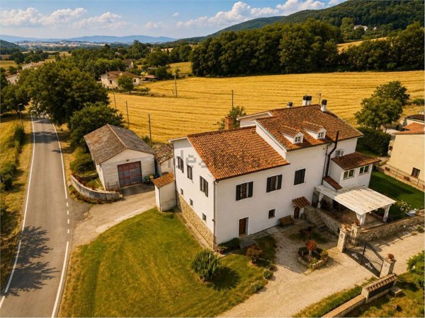 casa indipendente in vendita a Montecastrilli in zona Castel dell'Aquila