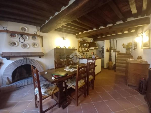 casa indipendente in vendita a Montecastrilli in zona Casteltodino