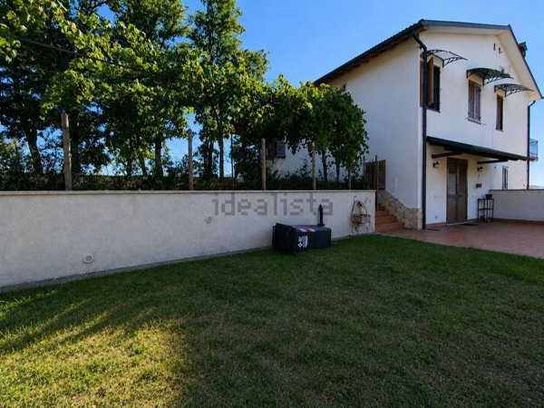 casa indipendente in vendita a Montecastrilli in zona Castel dell'Aquila