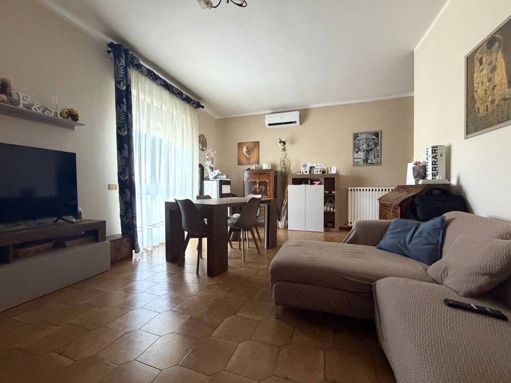 casa indipendente in vendita a Montecastrilli in zona Casteltodino