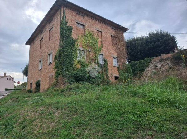 casa indipendente in vendita a Montecastrilli in zona Colle Secco