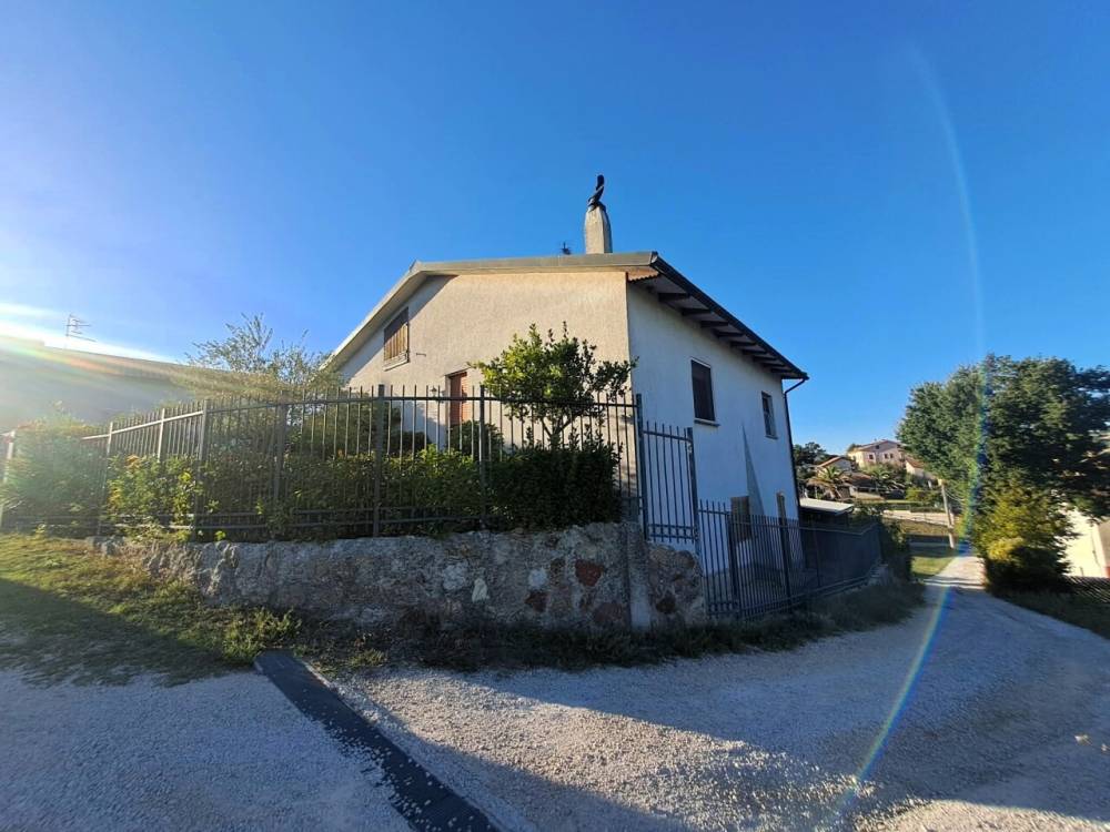casa indipendente in vendita a Montecastrilli in zona Colle Secco