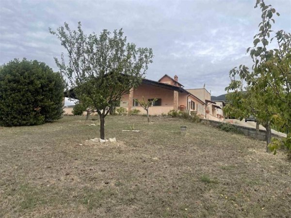 casa indipendente in vendita a Montecchio