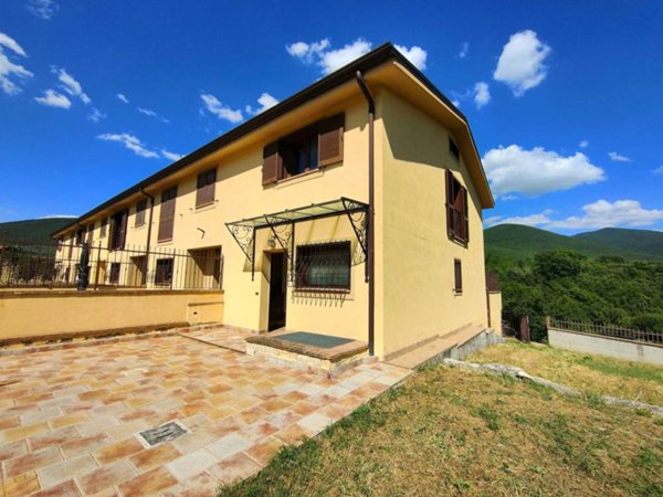 casa indipendente in vendita a Montecchio
