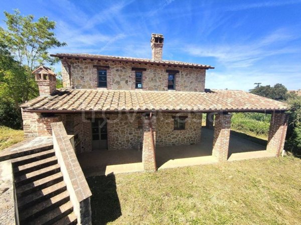 casa indipendente in vendita a Montecchio in zona Tenaglie