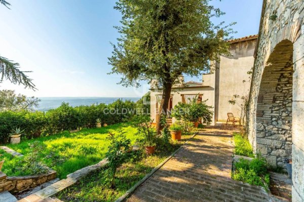 casa indipendente in vendita a Montecchio
