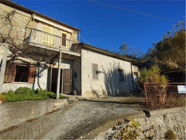 casa indipendente in vendita a Montecchio