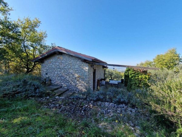 casa indipendente in vendita a Montecchio