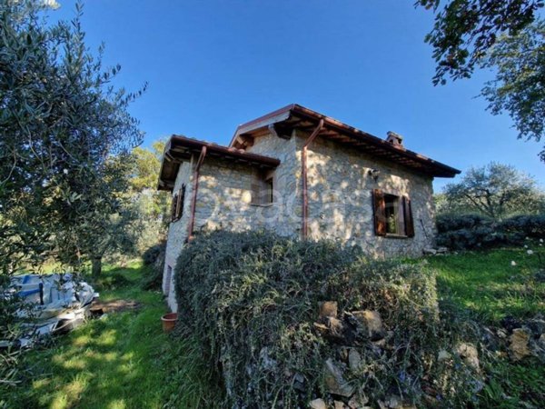 casa indipendente in vendita a Montecchio