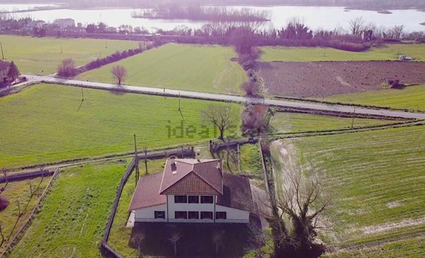 casa indipendente in vendita a Montecchio