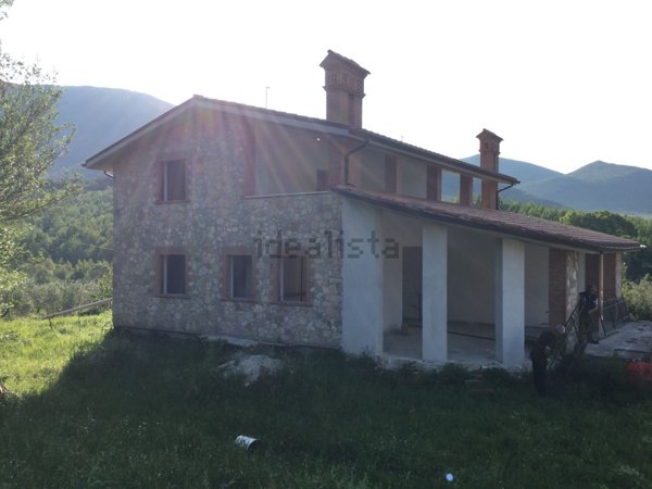 casa indipendente in vendita a Montecchio