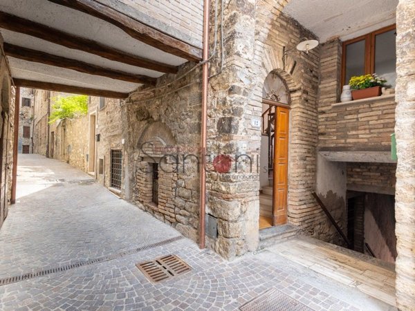 casa indipendente in vendita a Montecchio