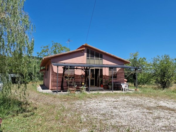 casa indipendente in vendita a Montecchio in zona Melezzole
