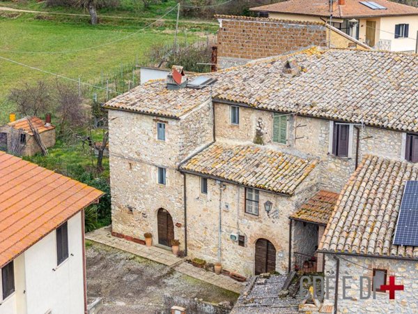 casa indipendente in vendita a Montecchio