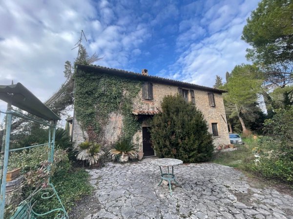casa indipendente in vendita a Montecchio