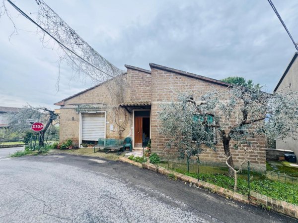 casa indipendente in vendita a Montecchio