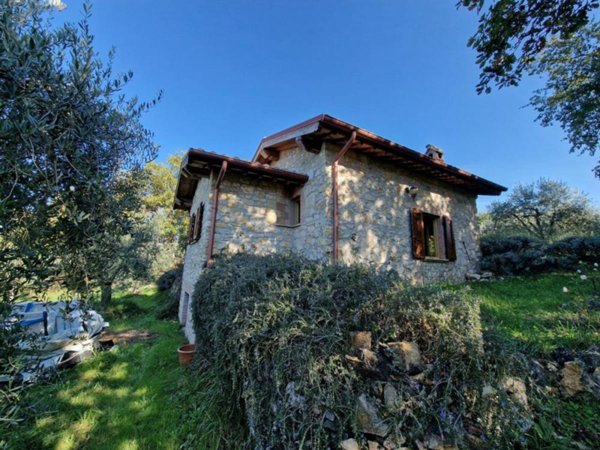 casa indipendente in vendita a Montecchio