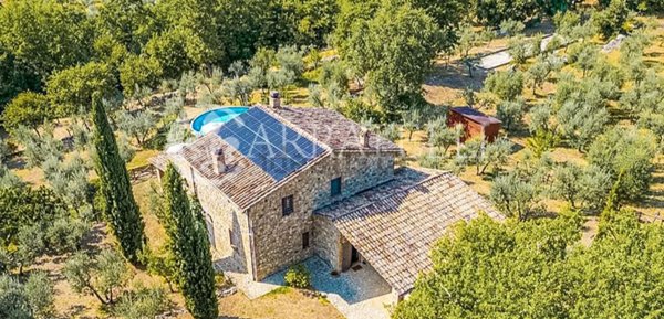 casale in vendita a Montecchio