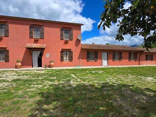 casa indipendente in vendita a Montecchio