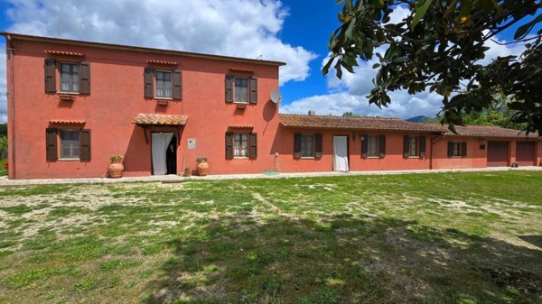 casa indipendente in vendita a Montecchio