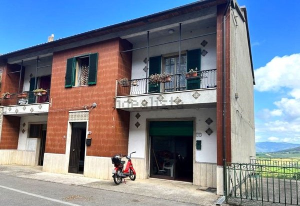 casa semindipendente in vendita a Montecchio