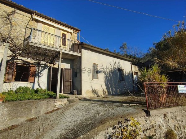 casa semindipendente in vendita a Montecchio