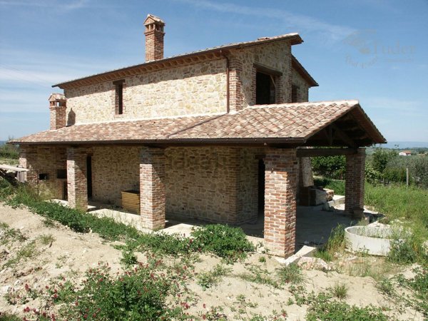 casale in vendita a Montecchio