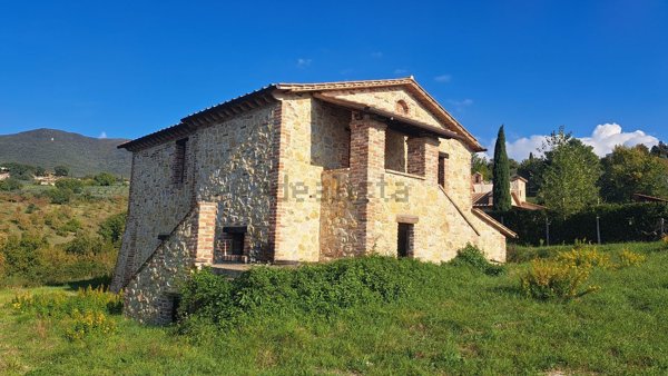 casale in vendita a Montecchio